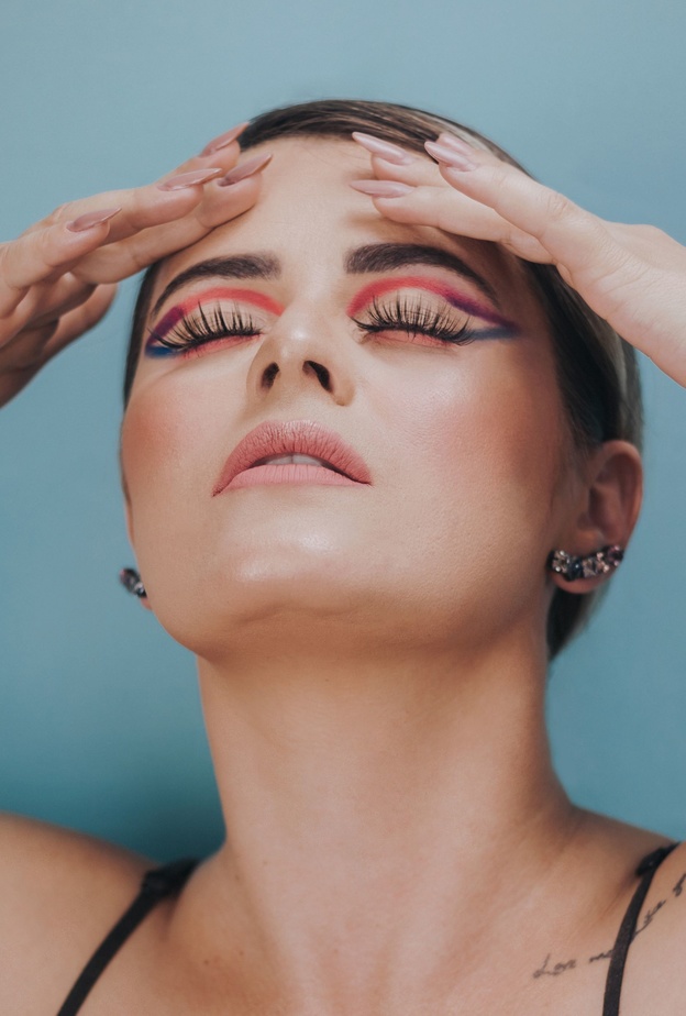 أهم أسباب تجاعيد الجبين وكيفية التخلص منها تجميلياً