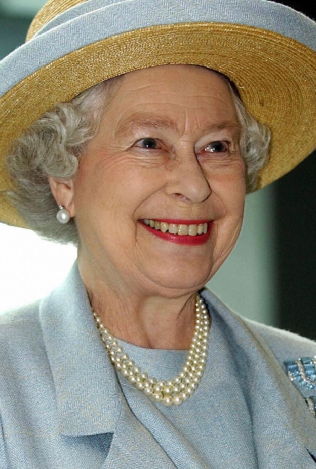 ملكة بريطانيا دعت ميغان وهاري لقضاء العطلة الصيفية بصحبتها في بالمورال