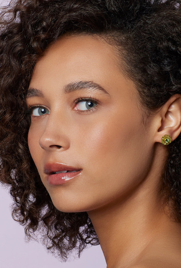 أروع المجوهرات المرصعة بالزبرجد لشهر أغسطس 