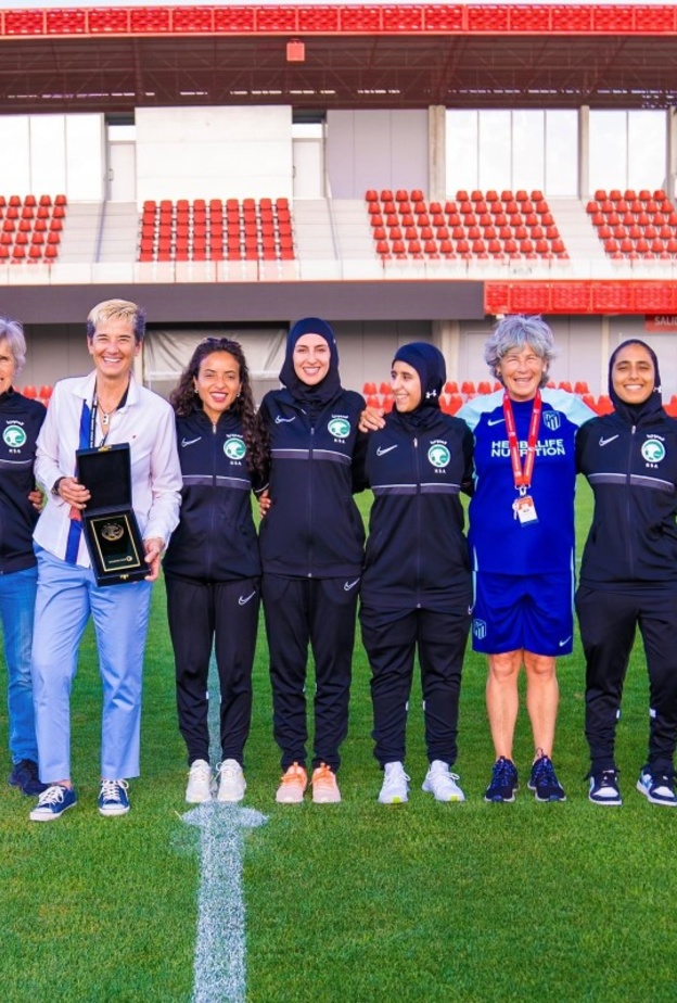 إدارة كرة القدم النسائية تنظم برنامج معايشة المدربات الوطنيات في إسبانيا