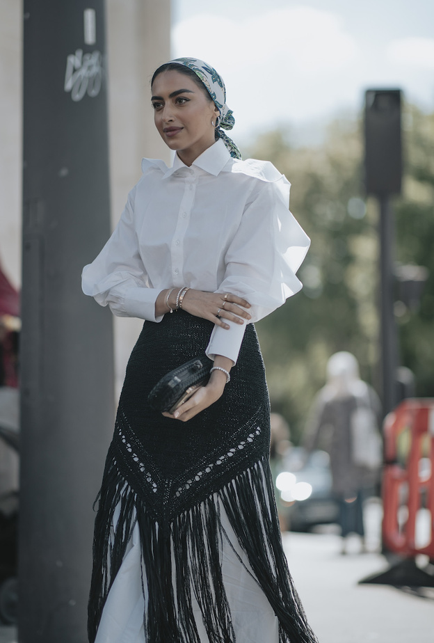 طرق جديدة لتنسيق القميص في اطلالاتك الخريفية 