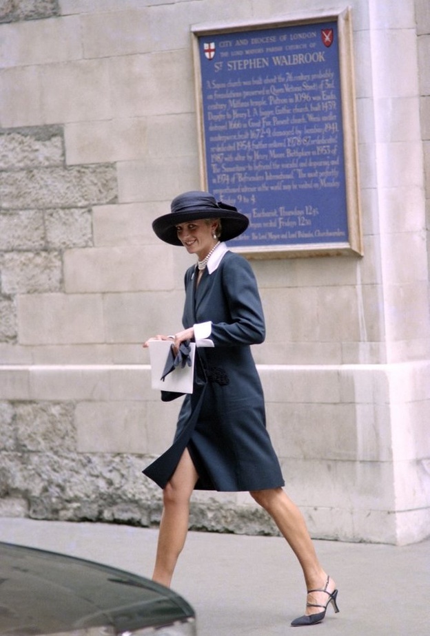 14 إطلالة للأميرة ديانا ستُلهم خزانة ملابسك الخريفية