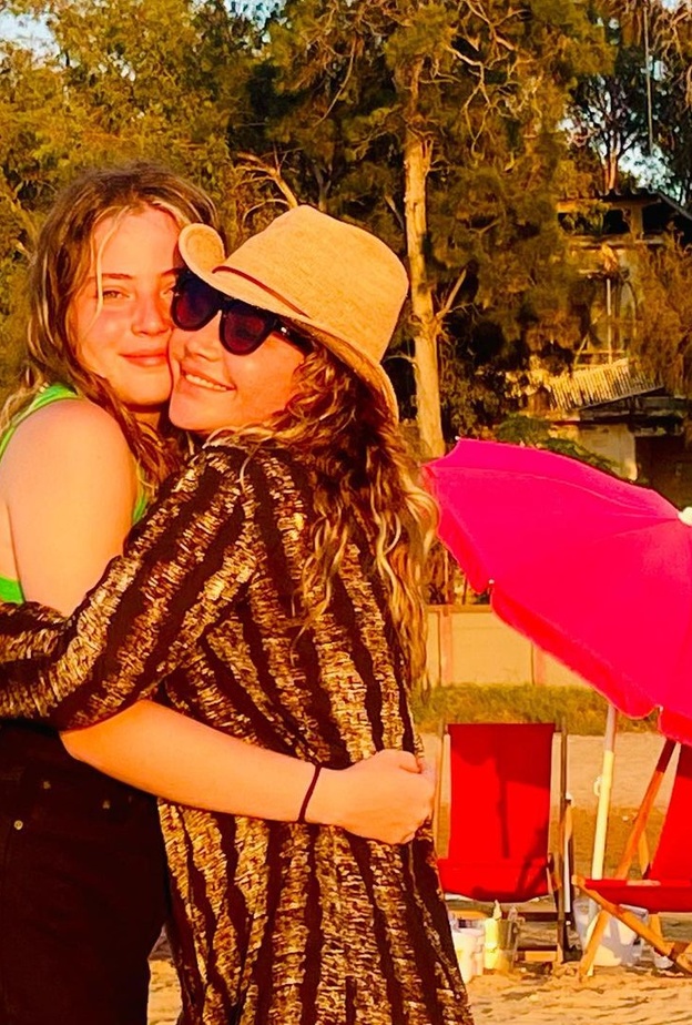 الفنانة سلافة معمار مع ابنتها دهب