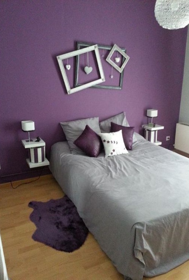 أجمل ألوان مفروشات السرير التي تليق على غرفة النوم الأرجوانية