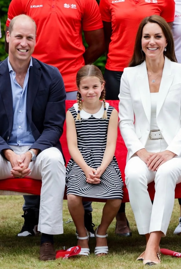 الملكة إليزابيث الثانية Queen Elizabeth II ملكة بريطانيا، تطلب من الأمير وليام Prince William وزوجته كيت ميدلتون Kate Middleton خفض نفقاتهما