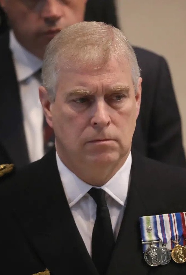 الملكة عقدت اجتماعات مطولة مع الأمير أندرو لمناقشة مستقبله