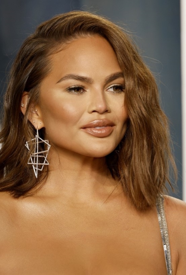 تسريحات شعر كيرلي كاريه بأسلوب كريسي تايغن