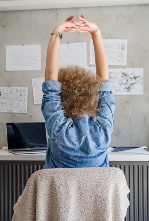 5 تمارين رياضية مهمة لمكافحة أضرار الجلوس لفترات طويلة