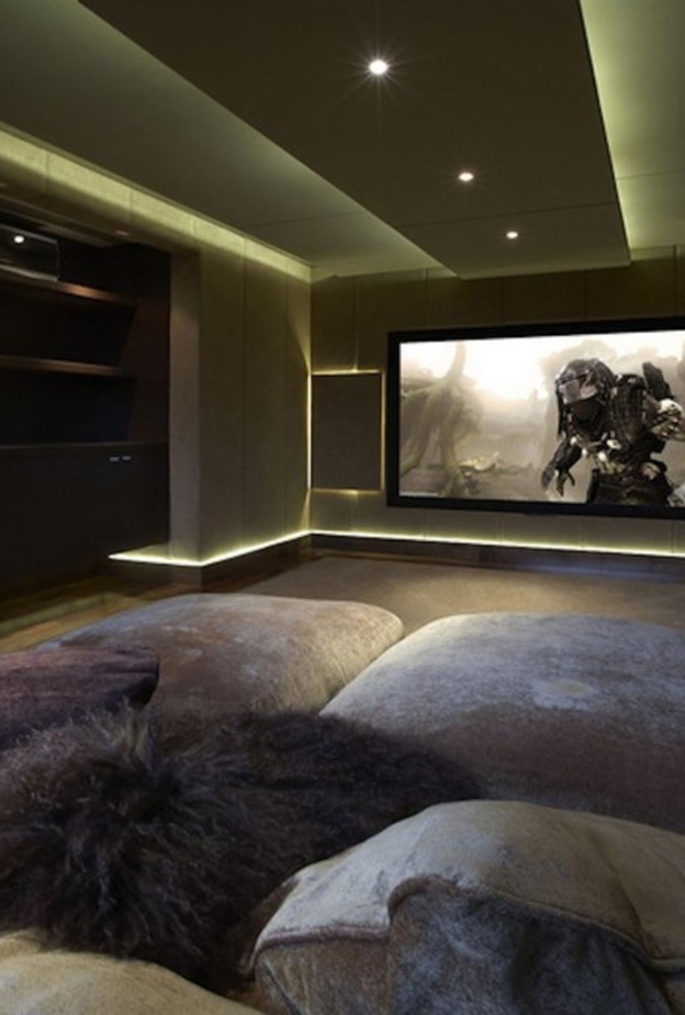 خطوات وديكورات بسيطة لتحويل غرفة منزل إلى صالة سينما