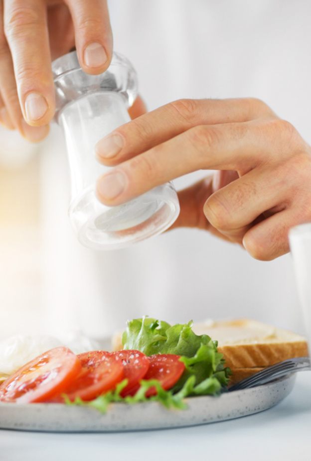  أثر تقليل تناول الملح على صحتنا.. وأضراره