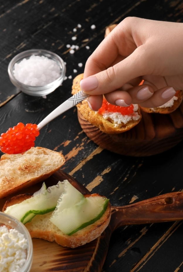 فوائد تناول الكافيار للنساء وأضراره