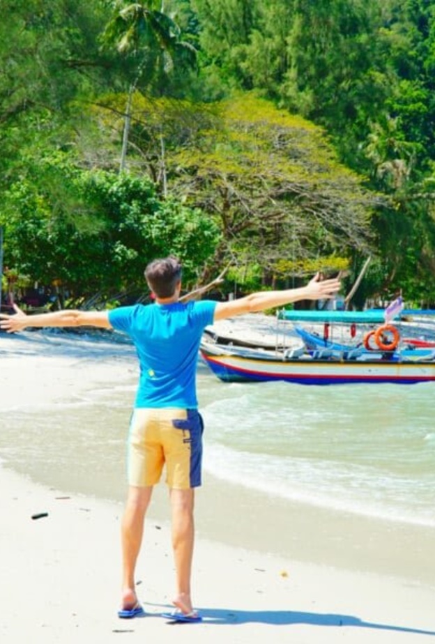 زيارة شاطئ القرود Monkey Beach