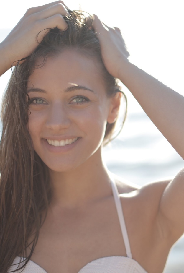 تخلصي من جفاف شعرك وأعيدي الرطوبة إليه بأفضل زيت طبيعي