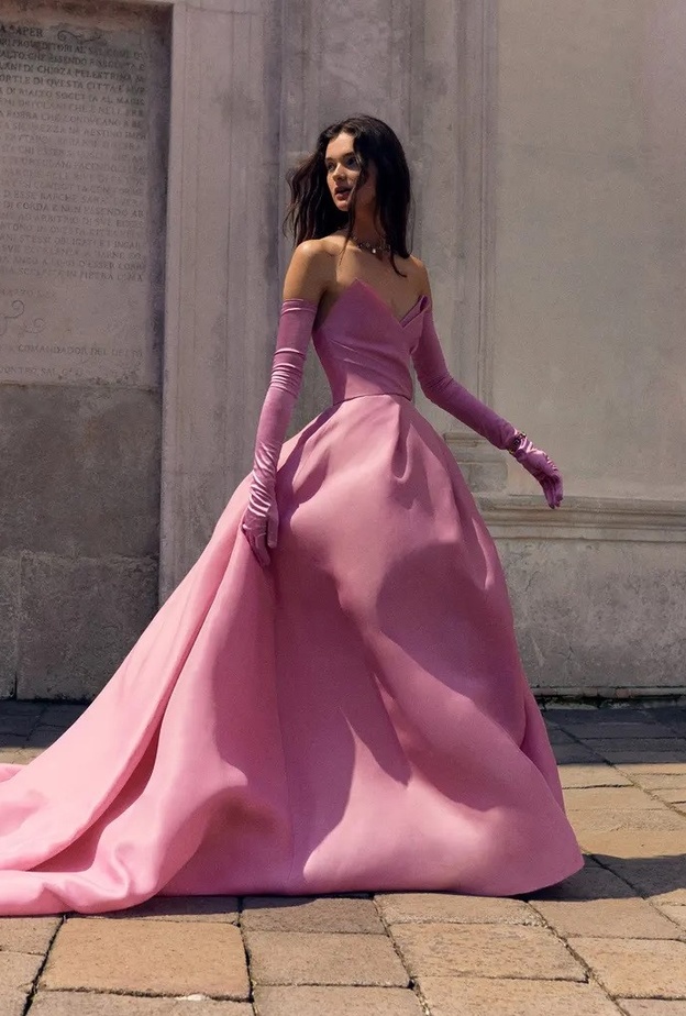 فساتين خطوبة منفوشة@moniquelhuillier