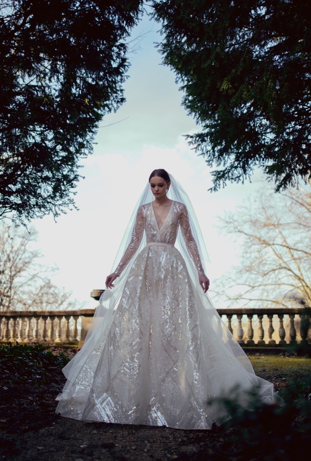 فساتين زفاف براقة 2023@eliesaab