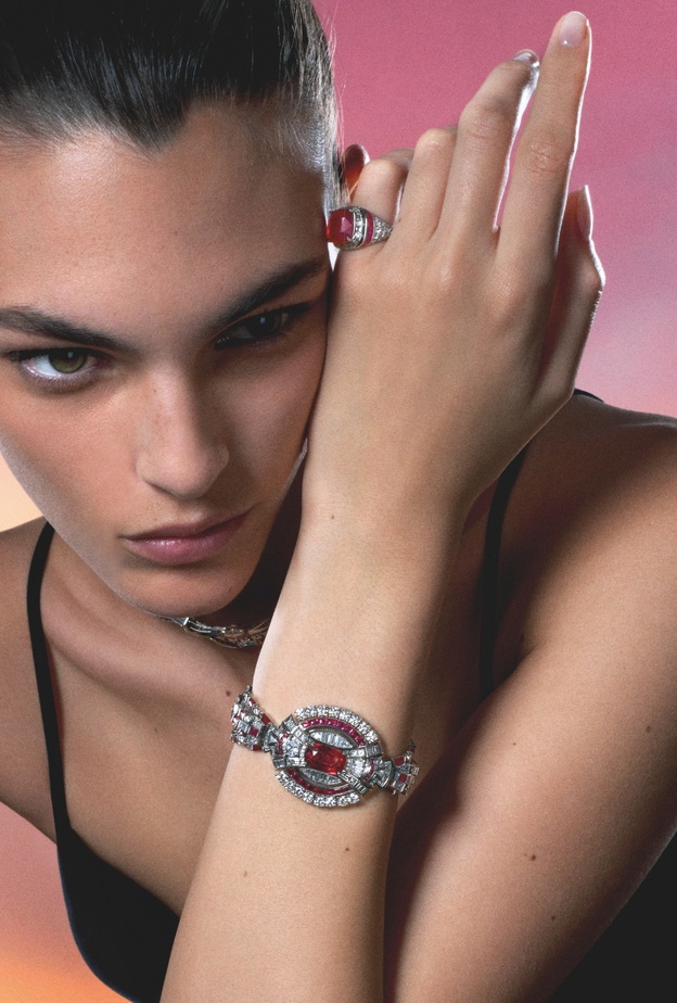 مجوهرات مرصعة بالياقوت الأحمر من أحدث المجموعات الفاخرة