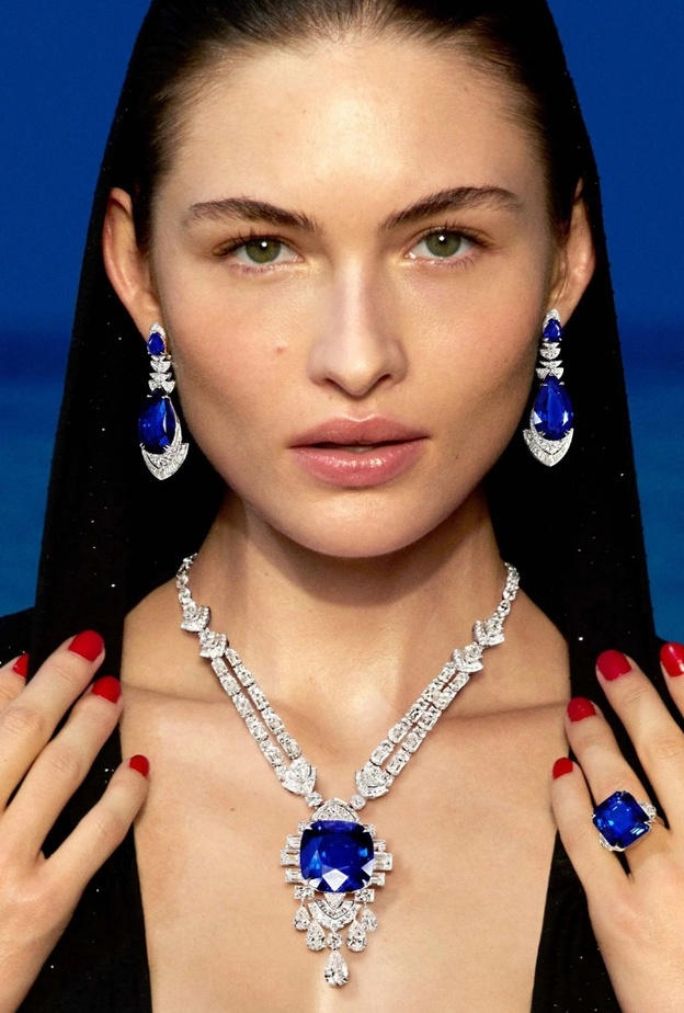 معلومات عن حجر الياقوت الأزرق حجر البخت لشهر سبتمبر وأفخم مجوهرات الياقوت