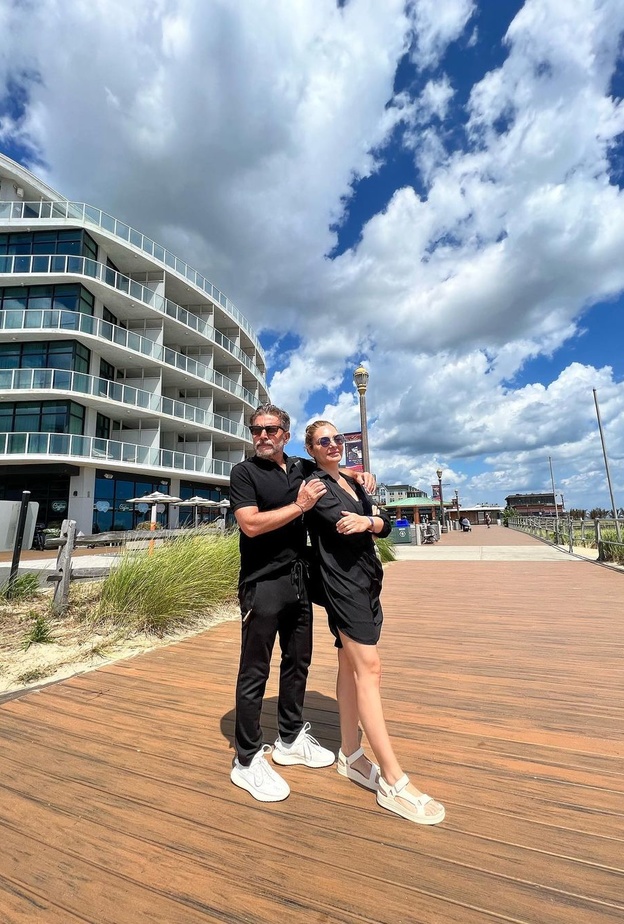 من أطول الزيجات الناجحة زواج  عابد فهد من زينة اليازجي