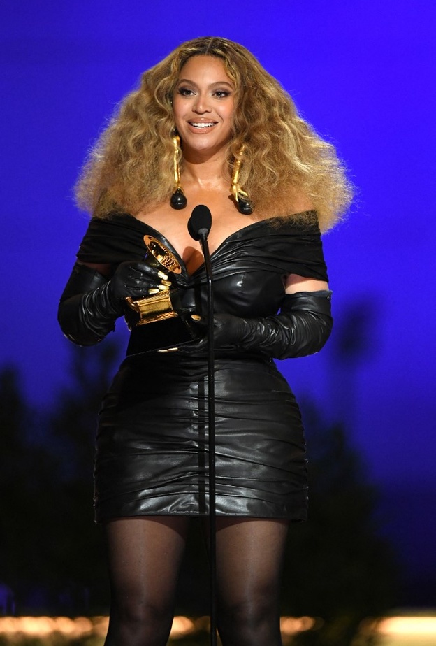 من بيونسيه إلى زيندايا... برج العذراء يميل إلى الكمال وهذا ما يميّز إطلالات النجمات على السجادة الحمراء