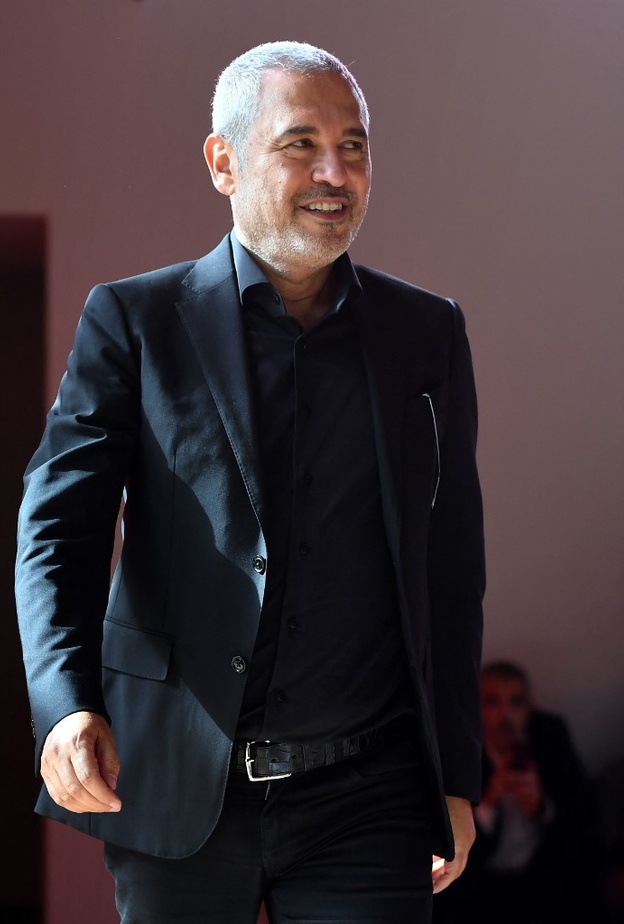 ايلي صعب إسم للإبداع ومرجع للأحلام والذوق الراقي في عالم الموضة