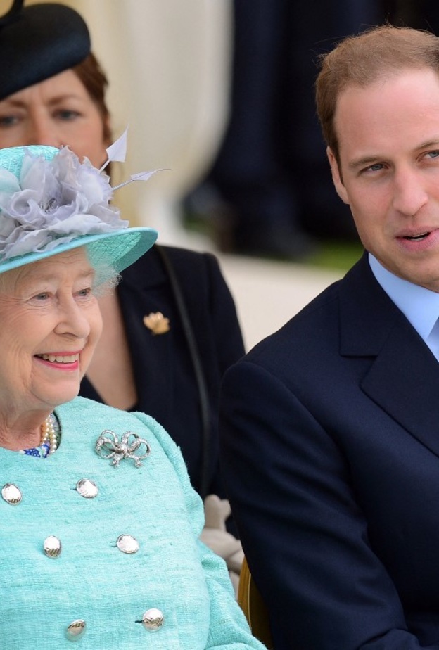 ملكة بريطانيا خائفة على حفيدها الأمير ويليام