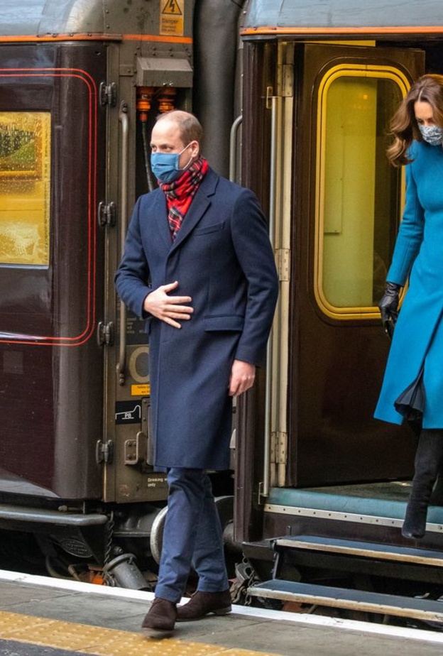 كيت ميدلتون تقدم المساعدة لطفل ضائع خلال رحلتها بالقطار إلى بيرمنغهام