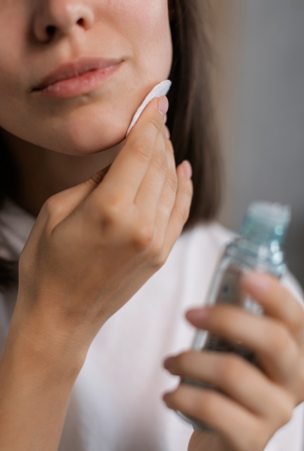 أفضل غسول يومي طبيعي لأنواع البشرة المختلفة