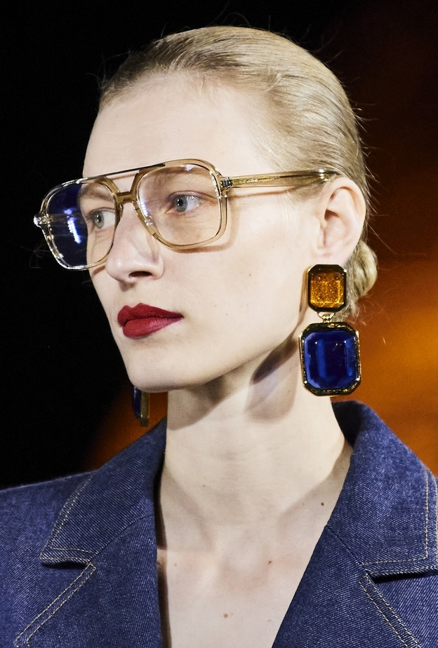 الوان احمر شفاه مخملية مات من دار Saint Laurent