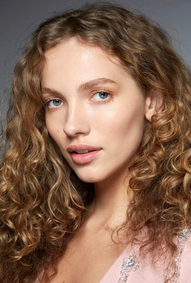 تعرفي إلى أسباب تجعد شعرك وكيفية التغلب على ذلك