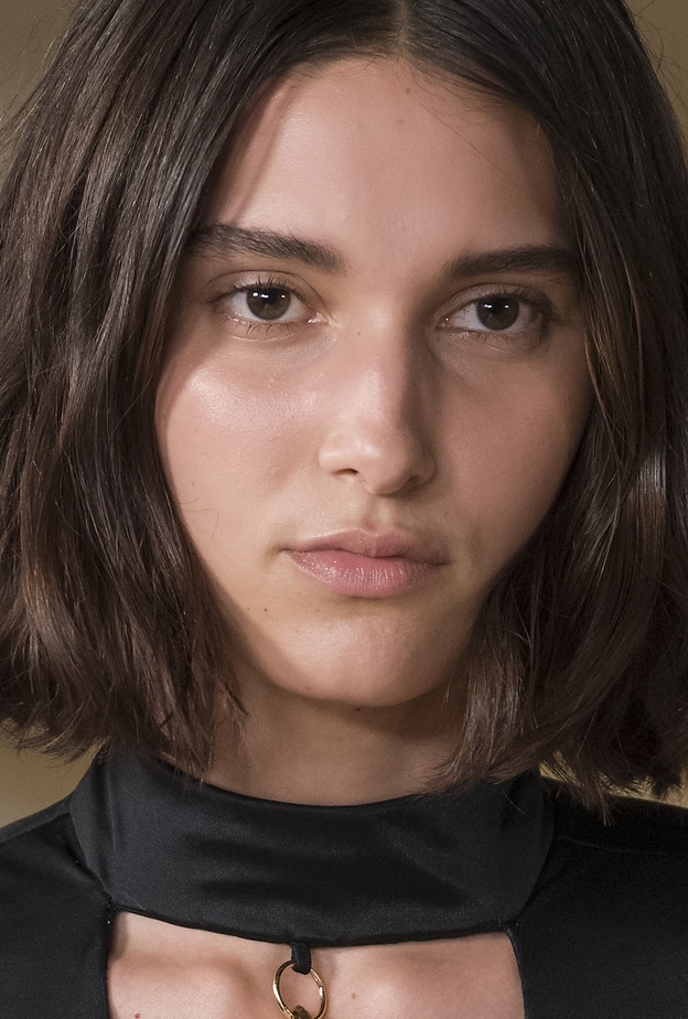 أفضل الطرق لتقشير الوجه وتجديد الخلايا