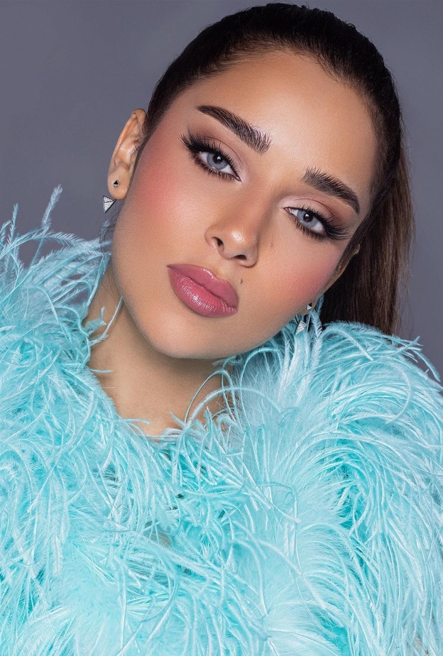 أفكار مكياج راقي للمناسبات الفخمة من وحي إطلالات بلقيس فتحي