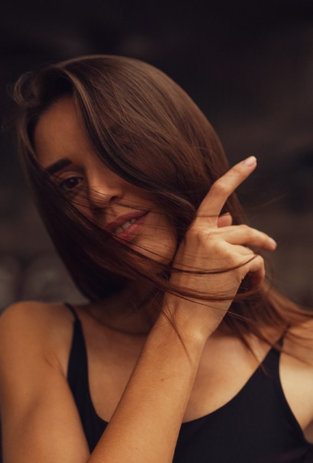  أفضل ماسكات طبيعية لعلاج الشعر الجاف وترطيبه