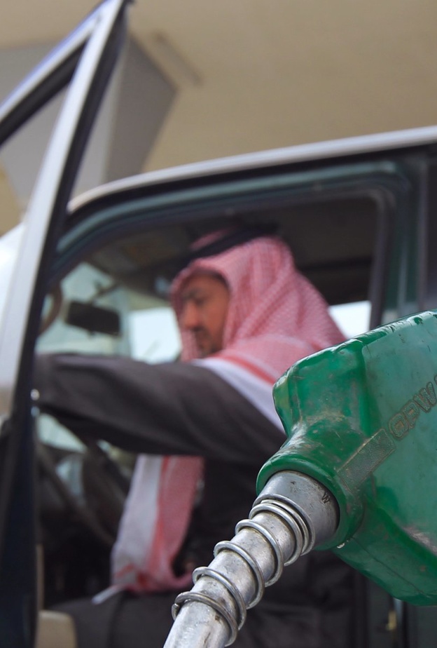 السعودية ترفض إلغاء الحد الأقصى لأسعار البنزين