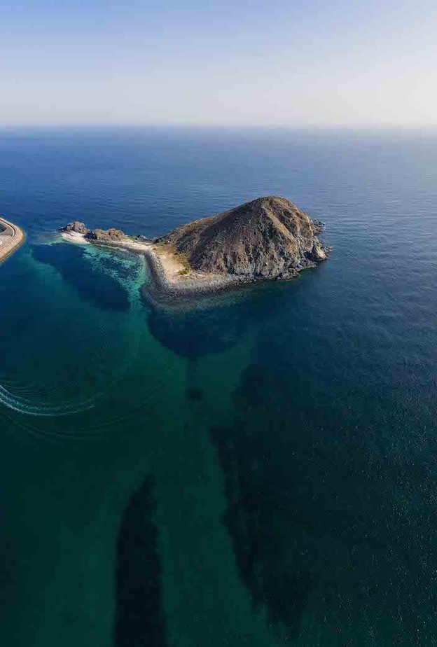 دليلك لأجمل المغامرات والتجارب المائية في صيف الشارقة