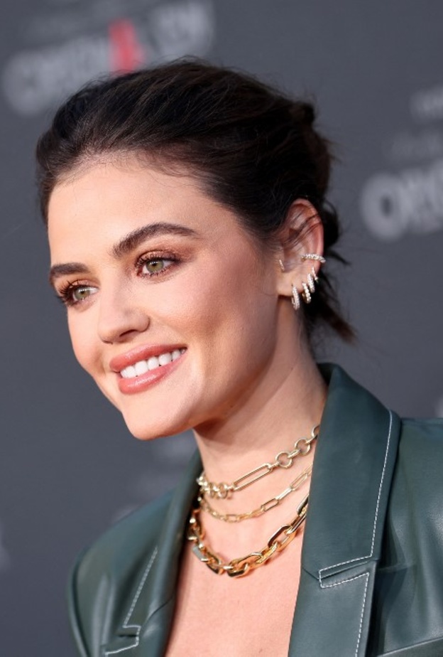 روتين العناية بالبشرة للمرأة الثلاثينية على خطى النجمة لوسي هيل