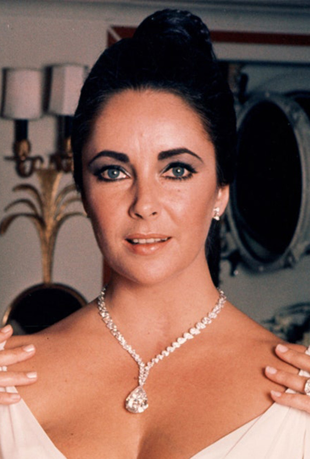 تايلور تطلب وكارتييه تنفّذ