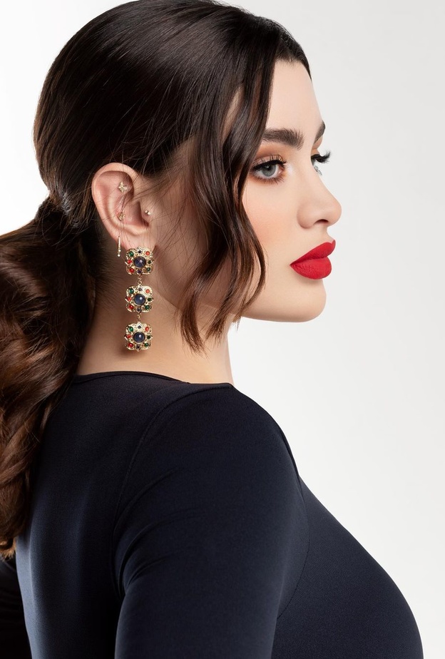 طرق مختلفة لإعتماد تسريحة ذيل الحصان موضة صيف 2022 بأسلوب روان بن حسين