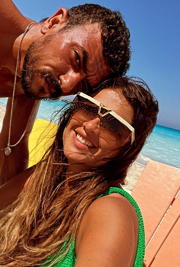 ياسمين عبد العزيز وأحمد العوضي