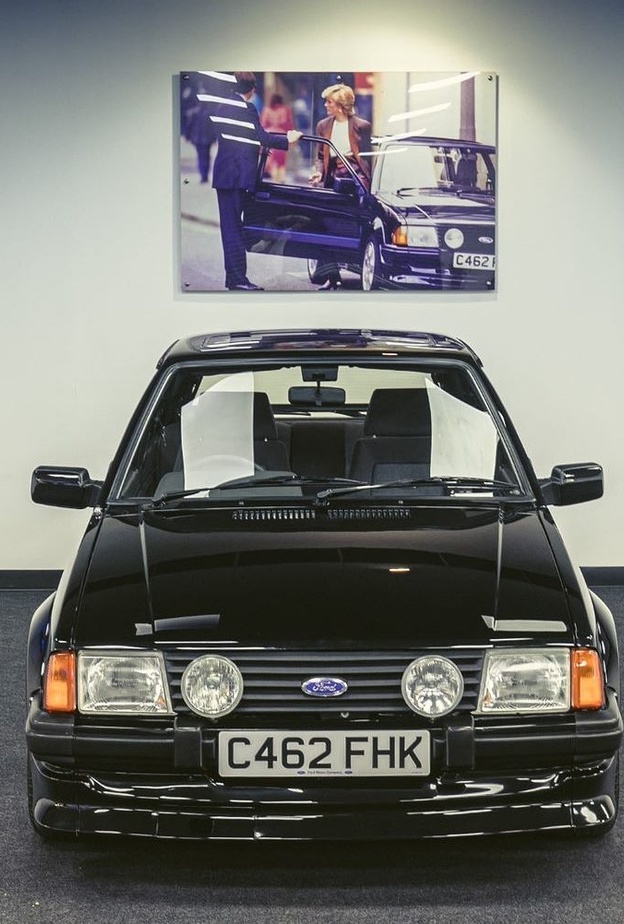 عرض سيارة الأميرة ديانا في مزاد للبيع