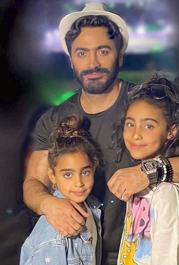 تامر حسني وابنيته
