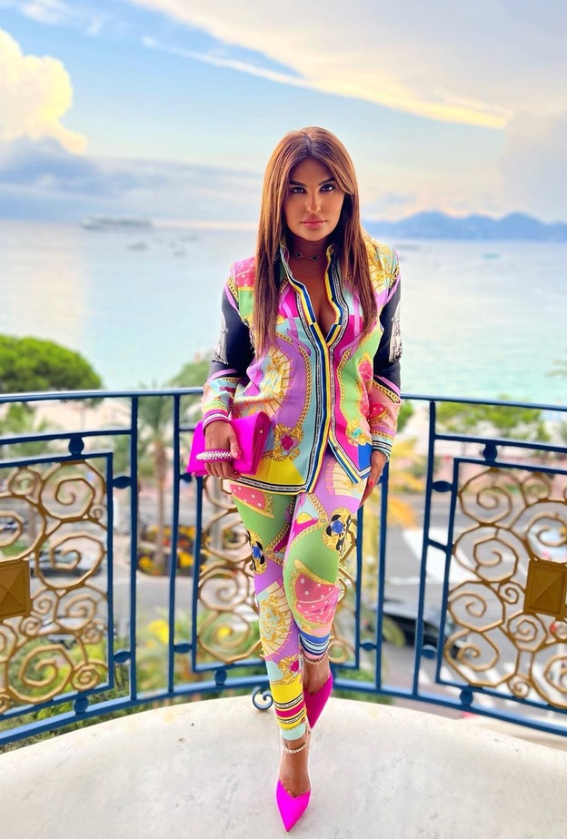 إطلالات صيفية مبهجة تألقت بها شذى حسون في عطلتها الصيفية