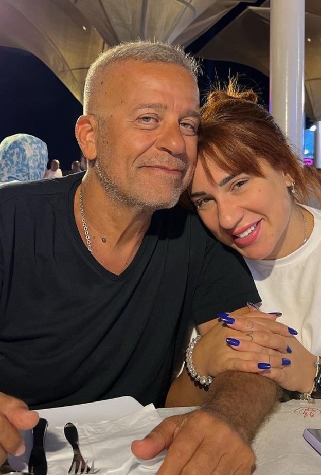 مشاهير انتهت خلافاتهم العائلية مع ابنائهم بالصلح والود 