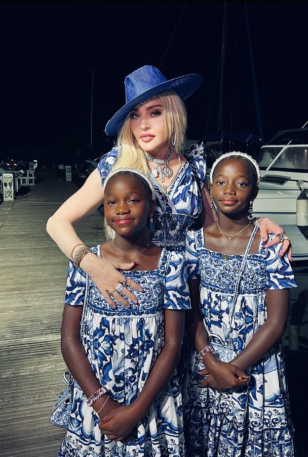 مادونا وتوأمها