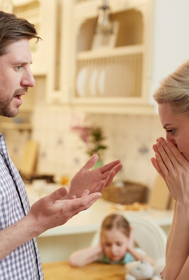 5 عبارات لا تحب الزوجة سماعها من زوجها أبداً