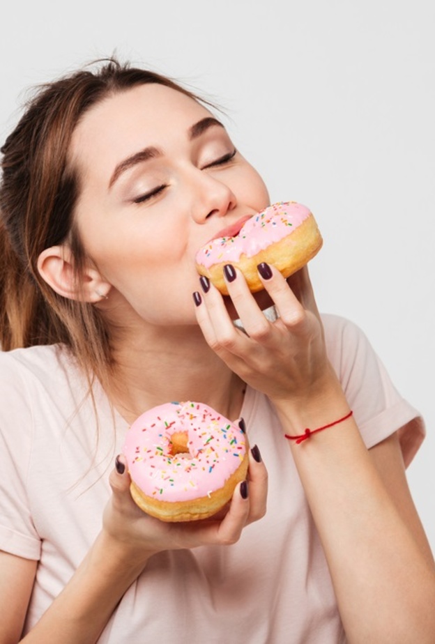 6 نصائح ذكية لتجنب الإفراط بتناول الطعام في العطلة الأسبوعية