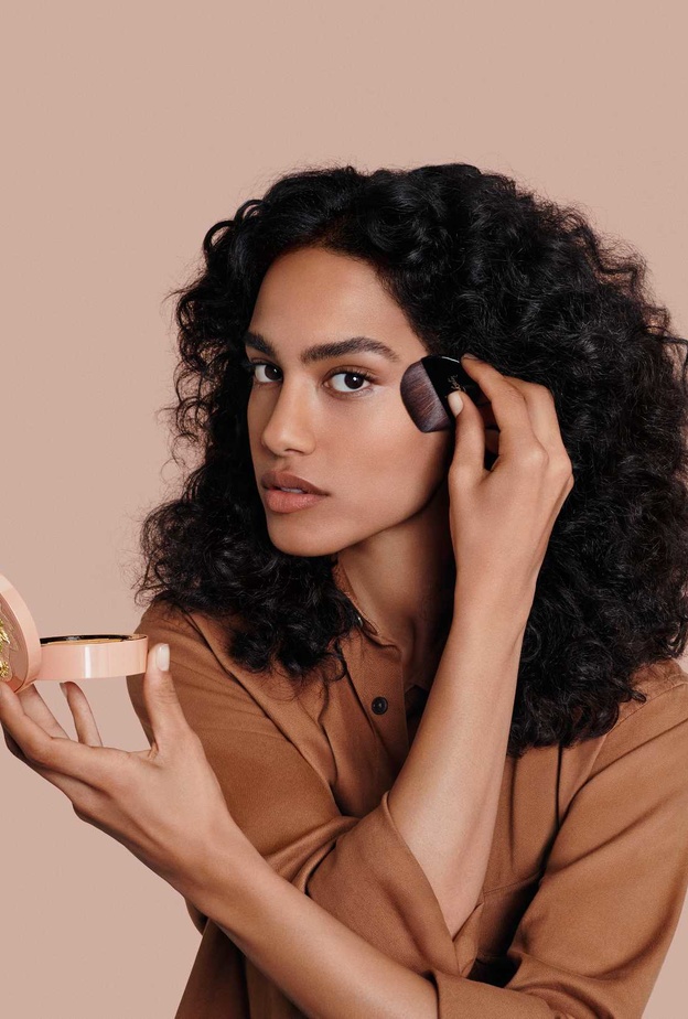 Christian Louboutin تطلق بودرة TEINT FETICHE المميزة