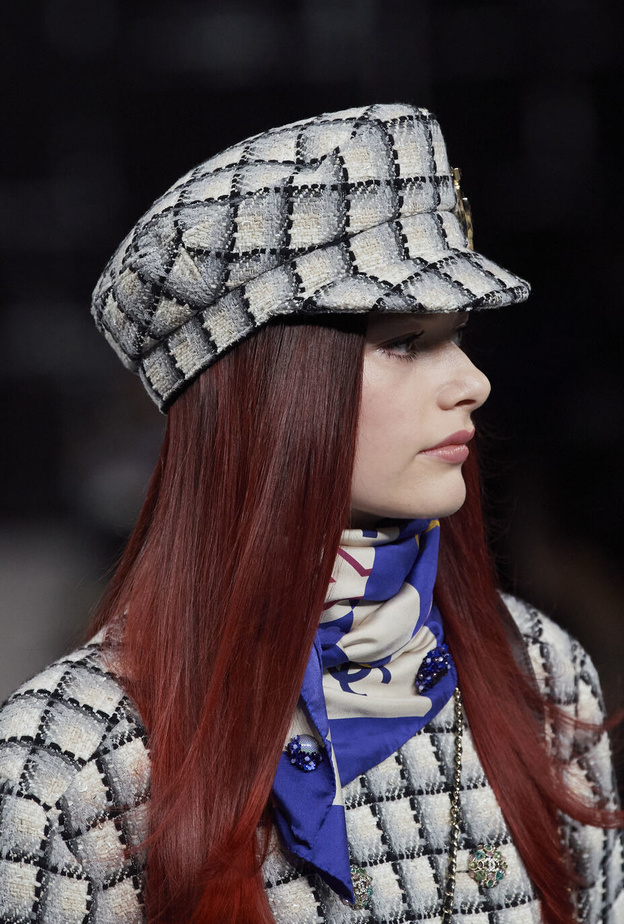 4 صيحات قبعات بأسلوب البيريه سترافق إطلالات خريف 2022