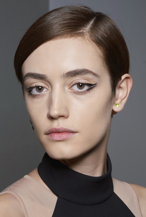 طريقة عمل آيلاينر للعيون المبطنة بخطوات سهلة وبسيطة