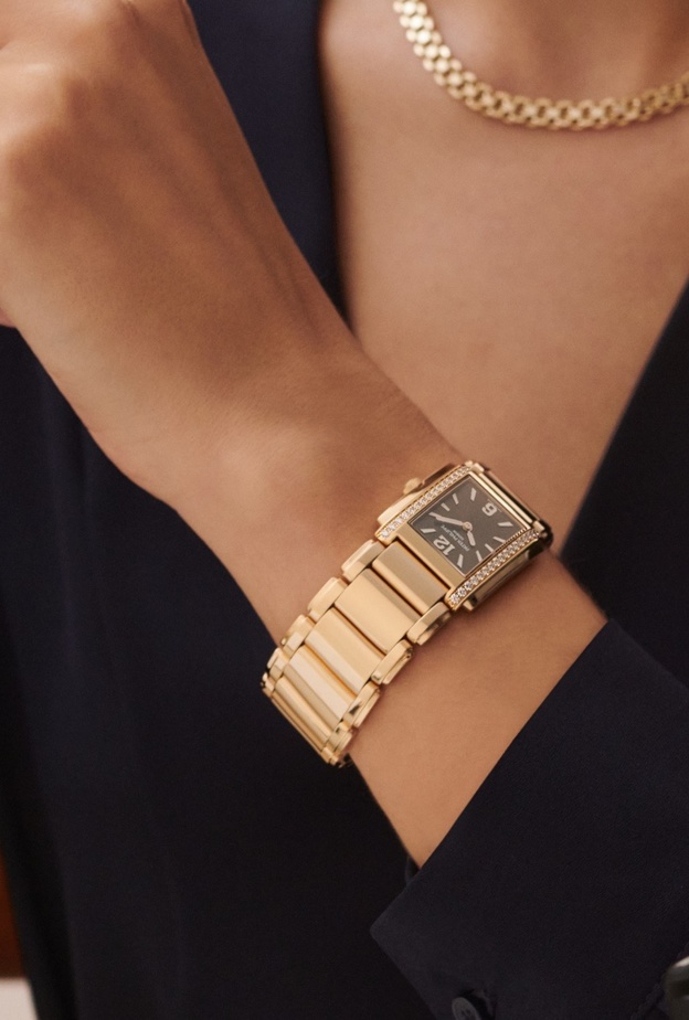 ساعات نسائية كلاسيكية من دور المجوهرات العالمية 