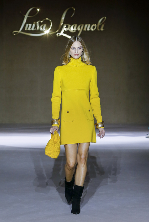 فساتين كاجوال باللون الأصفر